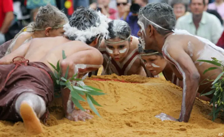 Die-Zeremonie-soll-die-Ahnen-ehren-und-das-Land-reinigen