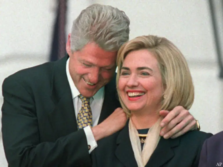 Doch-schon-zum-Ende-der-Zeit-im-Weissen-Haus-beginnt-Hillary-Clinton-erneut-mit-der-Umsetzung-ihrer-eigenen-politischen-Ambitionen