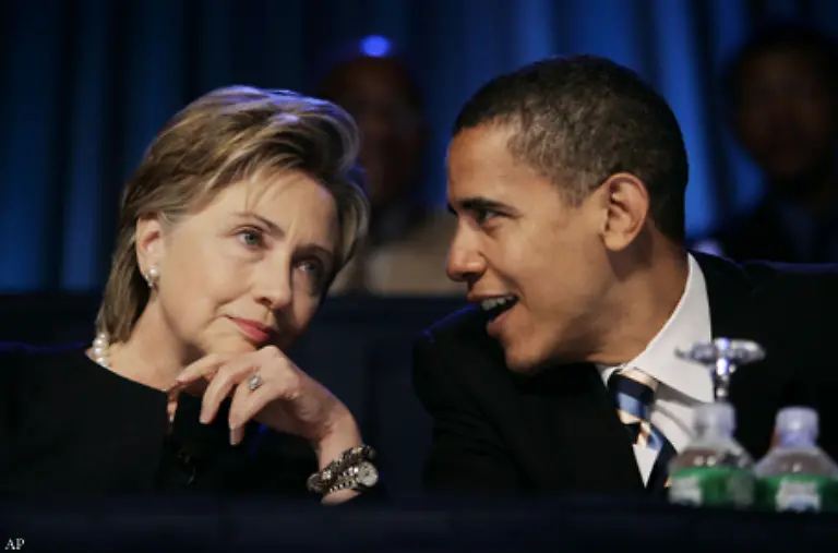 Davon-profitiert-auch-ein-junger-Senator-aus-Illinois-Barack-Obama-den-sie-nach-seiner-Wahl-in-den-Senat-2004-in-Washington-unter-ihre-Fittiche-nimmt