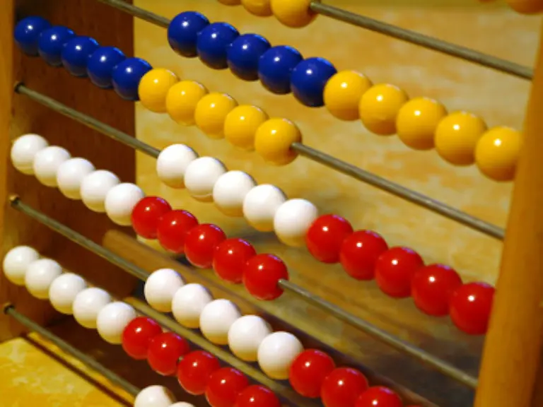 Dabei-wird-jedem-Partner-die-Haelfte-des-Gesamteinkommens-zugerechnet-Beide-Partner-haben-dann-den-gleichen-Freibetrag-gut-fuer-den-Besserverdienenden