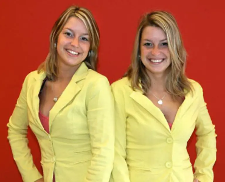 Das-faengt-damit-an-dass-man-viele-Policen-nur-einmal-braucht-Doppelte-Hausrat-Haftpflicht-oder-Rechtsschutzpolicen-koennen-Paare-bei-einer-Hochzeit-ohne-die-ueblichen-Fristen-kuendigen