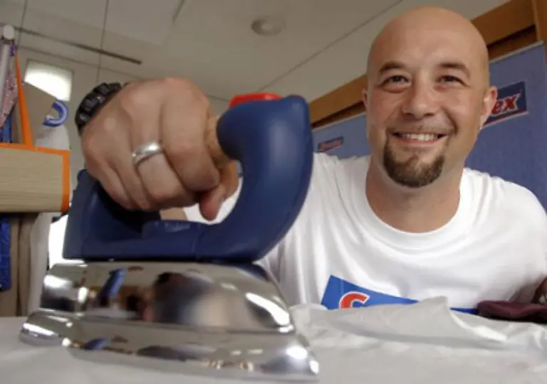 Groessere-Sparpotentiale-gibt-es-in-der-gesetzlichen-Kranken-und-Pflegeversicherung-Bleibt-ein-Partner-zu-Hause-ist-er-in-der-Familienversicherung-des-anderen-beitragsfrei-mitversichert-Unverheiratete-zahlen-doppelt