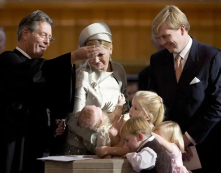 Wegen-des-Kindsnamens-muss-uebrigens-niemand-vor-den-Traualtar-Das-Kind-kann-auch-den-Namen-des-unehelichen-Vaters-tragen