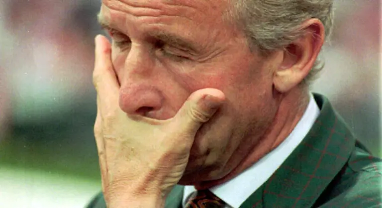 Ich-bin-muede-jetzt-Vater-diese-Spieler-eh-verteidige-immer-diese-Spieler-Ich-habe-immer-die-Schulde-ueber-diese-Spieler