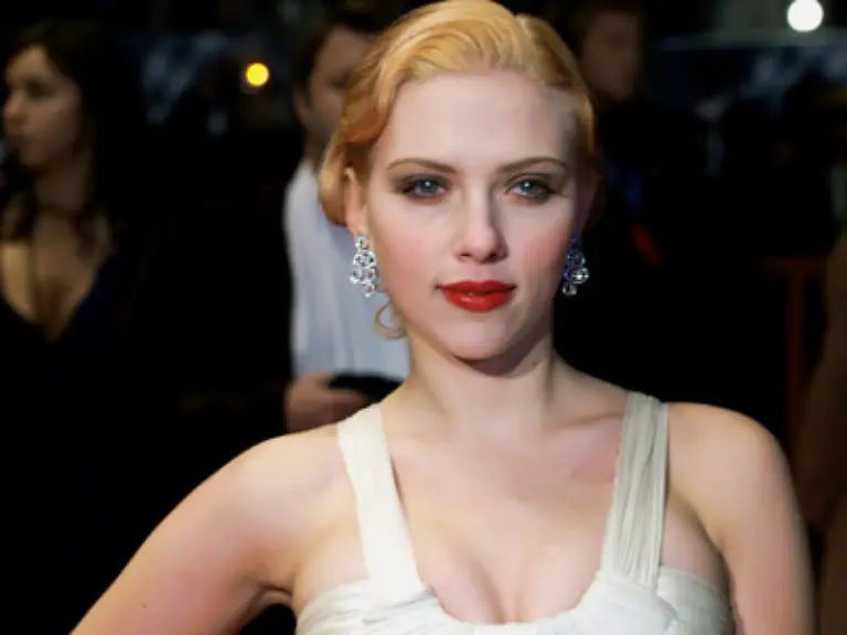 Scarlett-Johansson