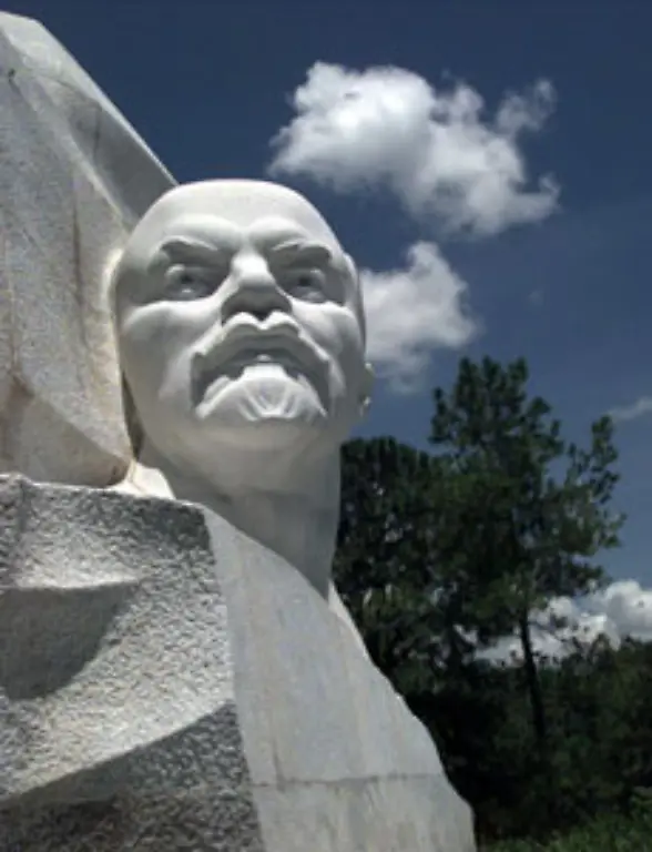 Der-Umgestaltung-der-russischen-Gesellschaft-fielen-viele-Menschen-zum-Opfer