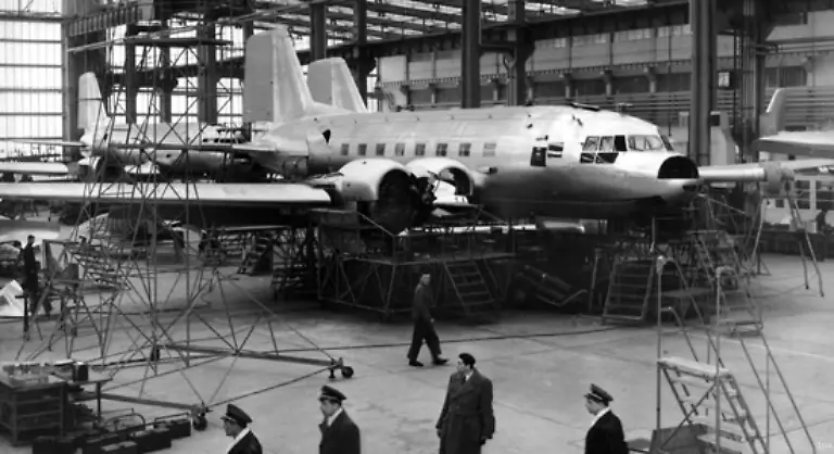 Doch-erst-zehn-Jahre-spaeter-gewann-dieser-mit-der-Gruendung-der-DDR-Fluggesellschaft-Interflug-an-Bedeutung