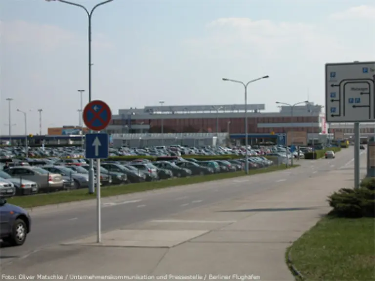Einen-kleinen-Boom-bescheren-gegenwaertig-die-Billigflieger-dem-nur-knapp-30-Kilometer-von-Berlin-Mitte-entfernten-Flughafen