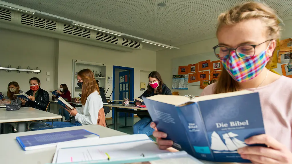 8aa059ff6044ec38e0eb126417dad476