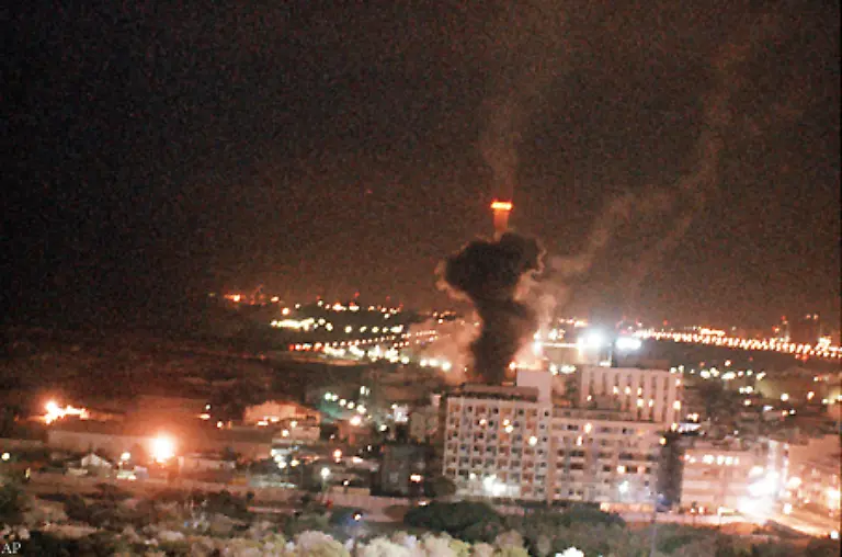 Waehrend-des-Irak-Kriegs-von-1991-beschiesst-Irak-Israel-mit-Scud-Raketen