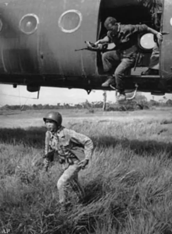 Die-Kaempfer-des-Vietcong-sollen-notfalls-einzeln-aufgespuert-und-unschaedlich-gemacht-werden