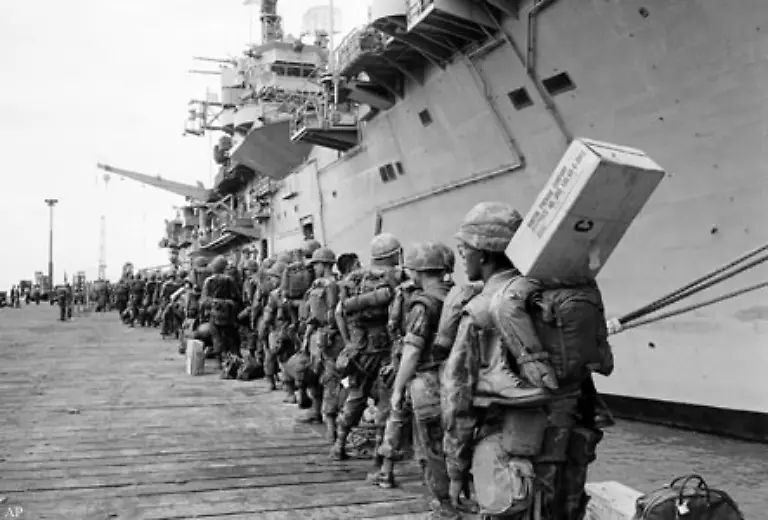 Schrittweise-soll-die-Verantwortung-fuer-den-Krieg-in-die-Haende-der-suedvietnamesischen-Regierung-gelegt-und-90-000-US-Soldaten-abgezogen-werden