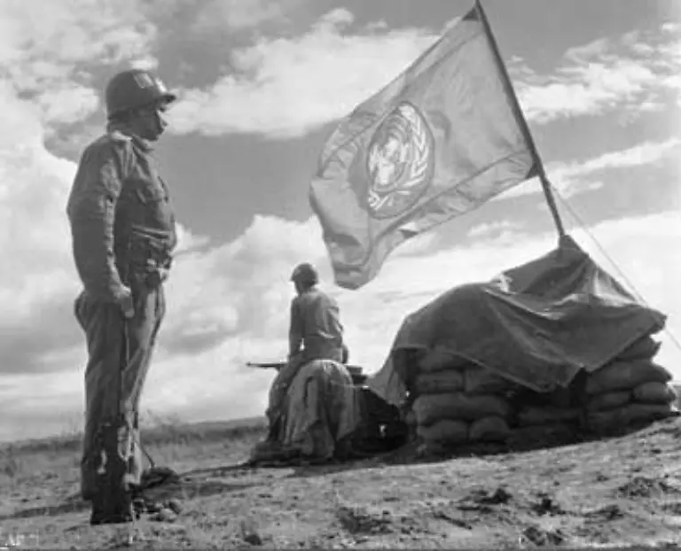 Anfang-Mai-1967-fordert-Nasser-den-Abzug-der-UN-Friedenstruppen-entlang-der-israelischen-Grenze-auf-dem-Sinai