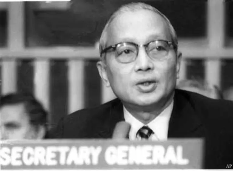 UN-Generalsekretaer-U-Thant-laesst-die-Stellungen-einseitig-raeumen-Aegyptische-Truppen-nehmen-die-aufgegebenen-Stellungen-ein