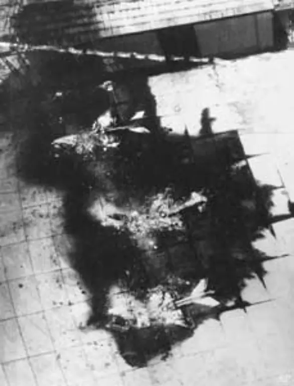 Israel-betrachtet-die-aegyptischen-Schritte-als-casus-belli-und-fliegt-am-5-Juni-1967-einen-Ueberraschungsangriff-auf-Militaerflughaefen-im-Sinai-Innerhalb-von-24-Stunden-werden-416-arabische-Kampfflugzeuge-am-Boden-zerstoert