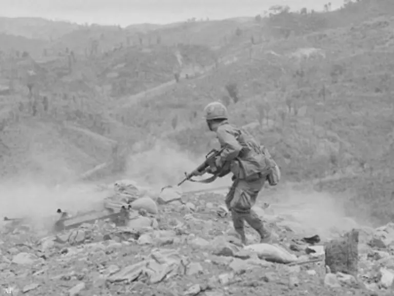 den-Mythos-vom-heldenhaften-Soldaten