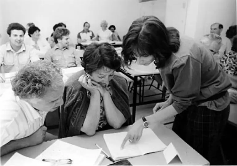 Die-Sowjetunion-ermoeglicht-ab-1989-einer-Million-russischer-Juden-die-Auswanderung-nach-Israel