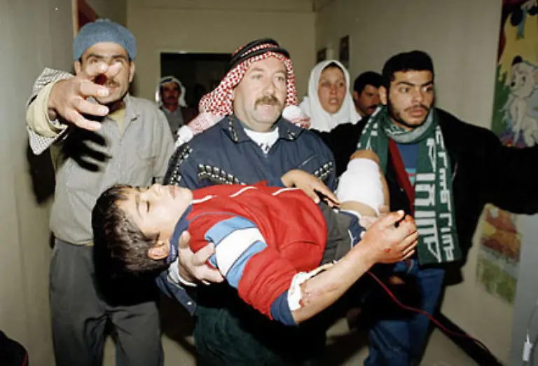 Am-25-Februar-1994-ermordet-der-israelische-Siedler-Baruch-Goldstein-im-Abrahams-Grab-in-Hebron-29-muslimische-Glaeubige