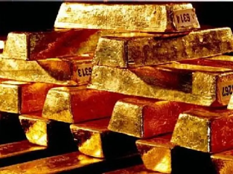 Gold-wird-oft-als-langfristige-Wertanlage-gesehen-besonders-in-Zeiten-starker-Inflation-Der-Preis-folgt-eigenen-Gesetzen-Er-schwankt-relativ-stark-abhaengig-von-Angebot-und-Nachfrage-Entscheidend-fuer-den-Preis-sind-internationale-politische-und-wirtschaftliche-Entwicklungen-Insbesondere-Kriege-hinterlassen-Spuren-beim-Goldpreis