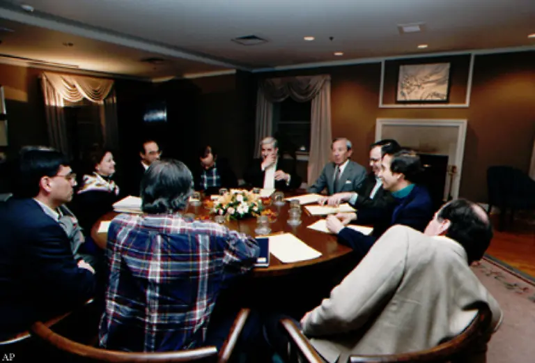 Im-Maerz-1996-finden-in-Wye-im-US-Staat-Maryland-syrisch-israelische-Gespraeche-statt