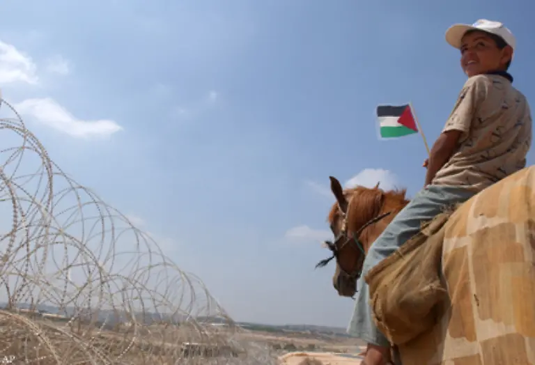 Israel-beginnt-inzwischen-mit-dem-Bau-eines-Zauns-als-Anti-Terror-Schutzwall