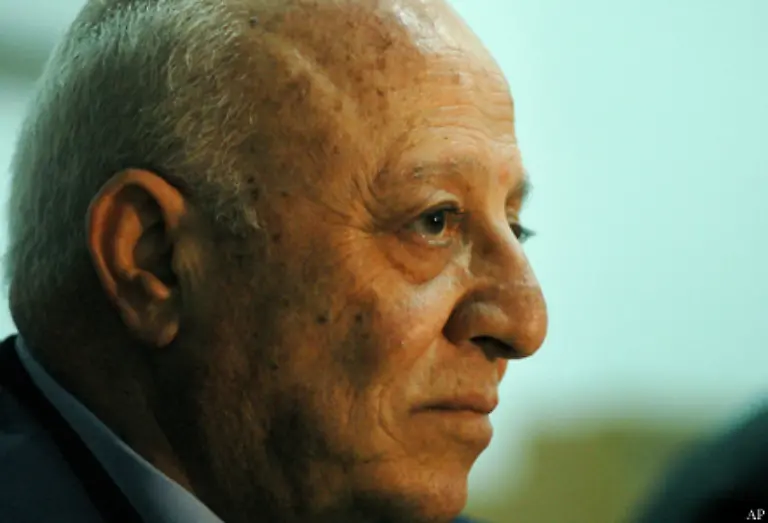 Im-Oktober-2003-tritt-Abbas-zurueck-Arafat-ernennt-Ahmed-Kurei-von-der-Fatah-zu-Abbas-Nachfolger