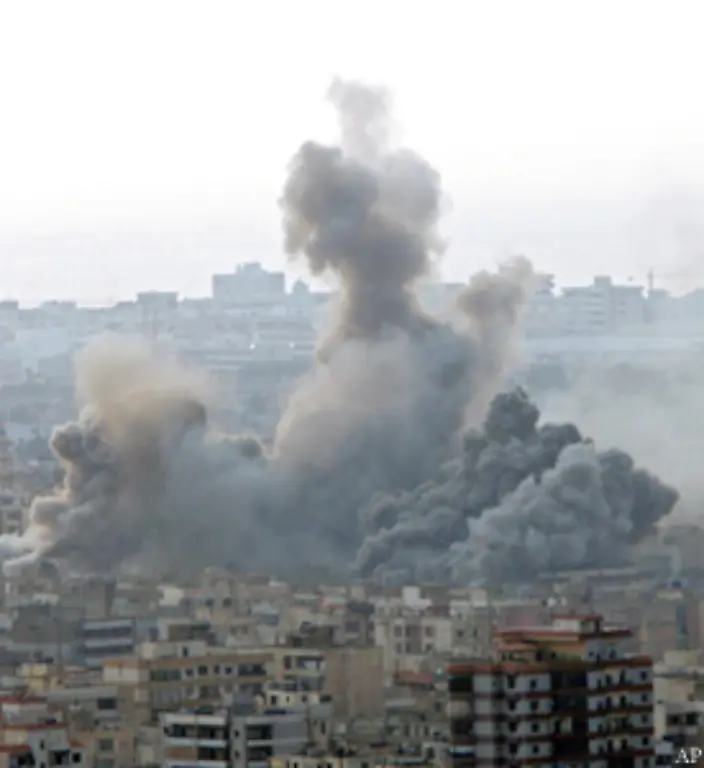 Bis-zum-14-August-dauert-der-zweite-Libanon-Krieg-Luftangriffe-auf-den-Libanon-und-Raketenangriffe-auf-Israel-bestimmen-den-Kriegsverlauf