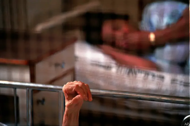 Mehr-als-60-Jahre-nach-dem-Ende-des-Zweiten-Weltkriegs-will-Deutschland-Zehntausende-von-Holocaust-Ueberlebenden-entschaedigen-Die-Summe-steht-im-Februar-2007-noch-nicht-fest