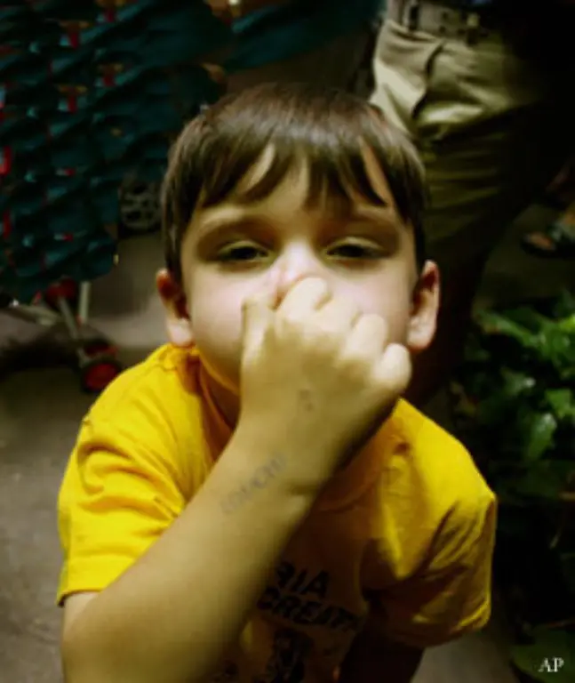 Enorme-Geruchsbelaestigung-durch-den-Einsatz-von-Loesungsmitteln-bei-der-Renovierung-einer-Nachbarwohnung-kann-eine-Mietminderung-von-90-Prozent-fuer-die-betroffenen-Raeume-rechtfertigen-AG-Schoeneberg-MM-96-250