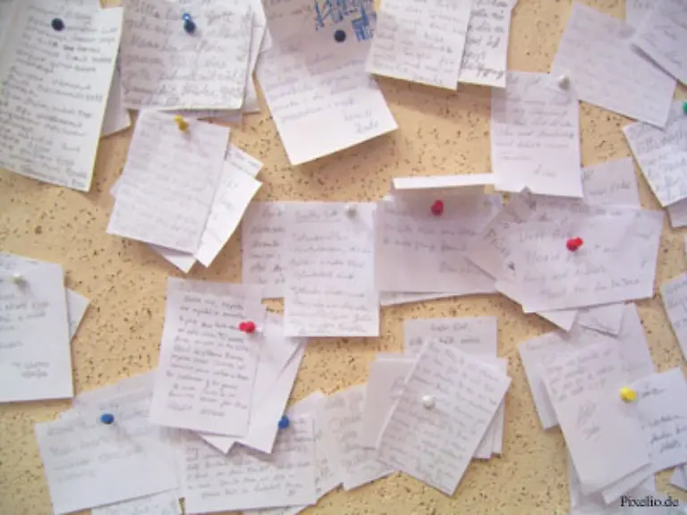 Ausserdem-sollten-Sie-Beweise-sammeln-Es-empfiehlt-sich-eine-zeitlang-Protokoll-zu-fuehre-wie-oft-der-Hund-des-Nachbarn-gebellt-hat-oder-wie-haeufig-der-Glascontainer-nachts-benutzt-wurde