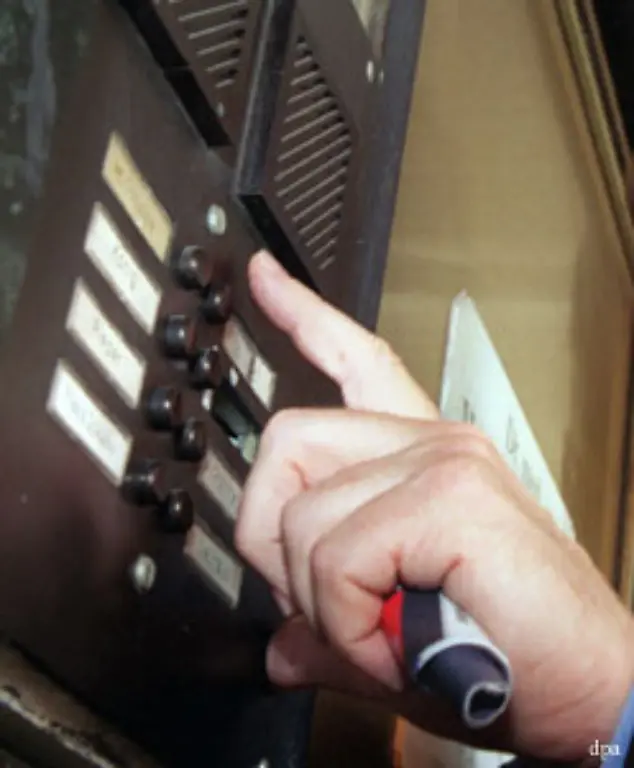 Eine-defekte-Gegensprechanlage-alleine-ermoeglicht-ebenfalls-1-Prozent-Mietminderung-AG-Schoeneberg-GE-91-527