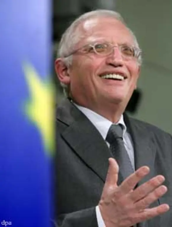 Spaeter-war-er-Staatsminister-im-Auswaertigen-Amt-bis-ihn-Deutschland-als-EU-Kommissar-nach-Bruessel-entsandte-Dort-ist-er-inzwischen-Kommissionsvizepraesident