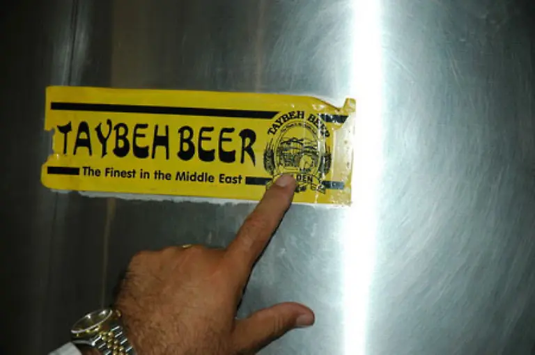 gute-Geschaefte-mit-seinem-Taybeh-Bier-nach-deutschem-Rezept