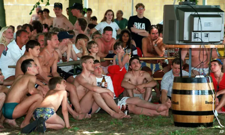 und-unvergesslichen-Momenten-beim-Public-Viewing-Ein-Blick-zurueck
