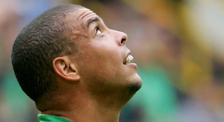 27-Juni-2006-Ronaldo-berappelt-sich-doch-noch-Mit-seinem-15-Treffer-beim-3-0-Erfolg-gegen-Ghana-ueberholt-er-Gerd-Mueller-als-erfolgreichsten-WM-Torschuetzen-aller-Zeiten