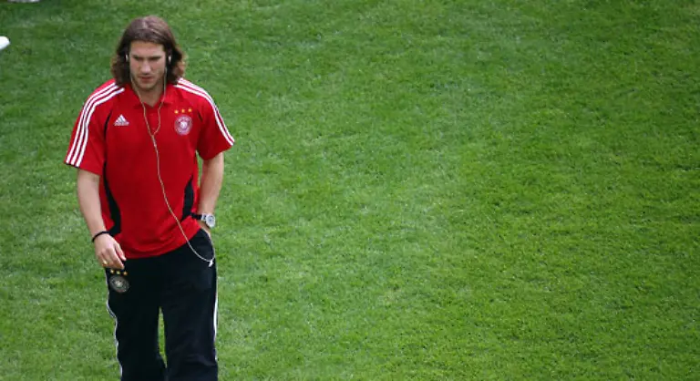 3-Juli-2006-Einen-Tag-vor-dem-Halbfinale-gegen-Italien-wird-Frings-von-der-FIFA-gesperrt