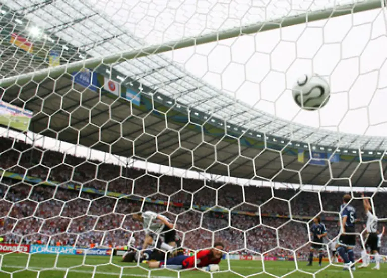 Zwei-Tage-spaeter-steht-Miroslav-Klose-als-Torschuetzenkoenig-fest