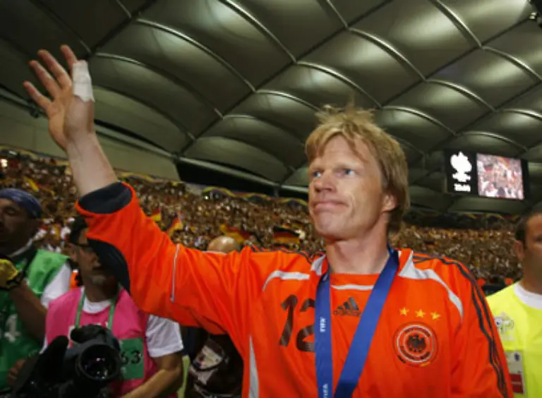 Oliver-Kahn-steht-erstmals-bei-dieser-WM-im-Tor-und-verkuendet-anschliessend-seinen-Ruecktritt-aus-dem-Nationalteam