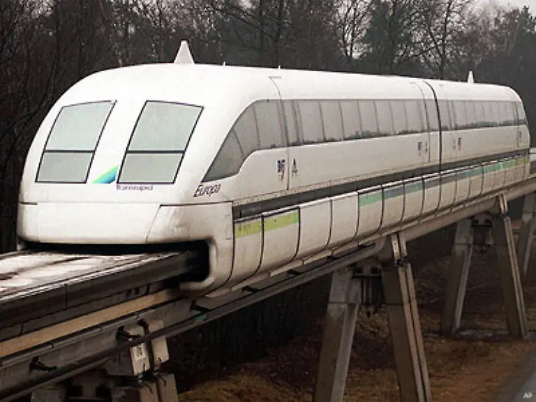 existierenden-Teststrecke-im-Emsland-zu-weiten-Teilen-nicht-ueber-eine-Strecke-auf-Betonstelzen-fahren-sondern