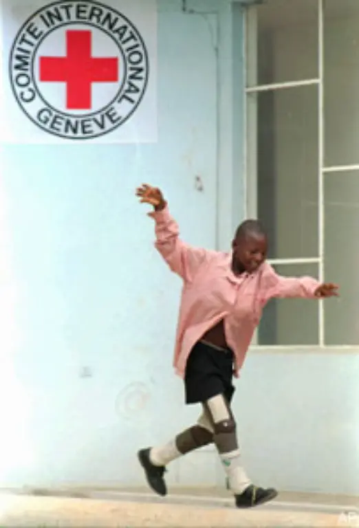 Internationale-Hilfsorganisationen-und-Regierungsakteure-arbeiten-auch-auf-lokaler-Ebene-zusammen-um-den-Leidtragenden-eine-ertraegliche-Zukunft-zu-ermoeglichen-Deutschland-hat-Angola-nach-offiziellen-Angaben-mit-2-5-Millionen-Euro-unterstuetzt