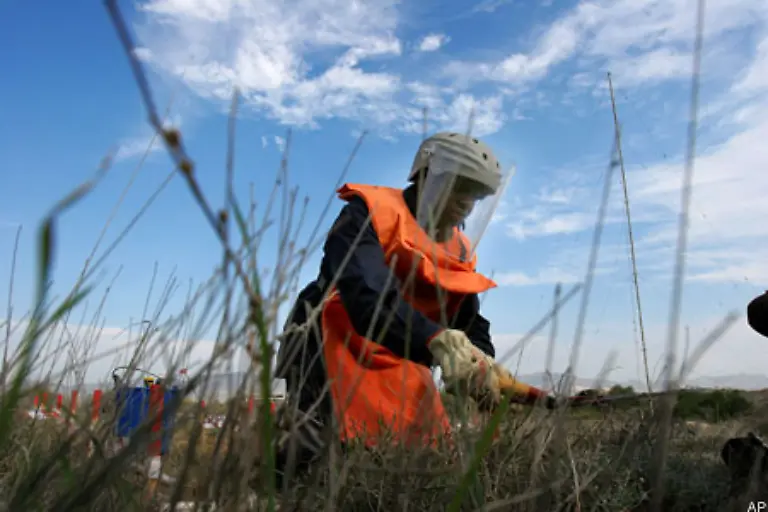 Eines-ist-sicher-Die-Auswahl-moeglicher-Austragungsorte-fuer-Miss-Landmine-oder-Mister-Landmine-Schoenheitswettbewerbe-ist-erschreckend-gross