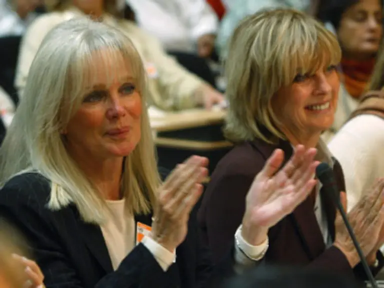 Linda-Evans-hatte-sich-ubrrrigens-schnell-erledigt-denn-eigentlich-sollte-sie-die-Rolle-der-Pamela-Ewing-spielen