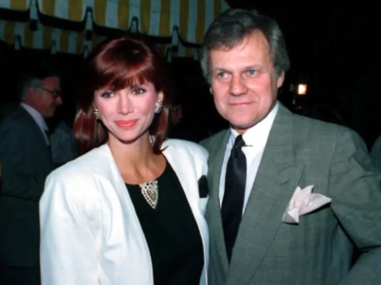 Cliff-Barnes-Pams-Bruder-soll-mein-grosser-Gegenspieler-sein-Der-Sohn-von-Digger-Barnes-Gegenspieler-von-Jock-Ewing-versucht-im-Verlauf-der-gesamten-Serie-die-Ewings-zu-bekaempfen
