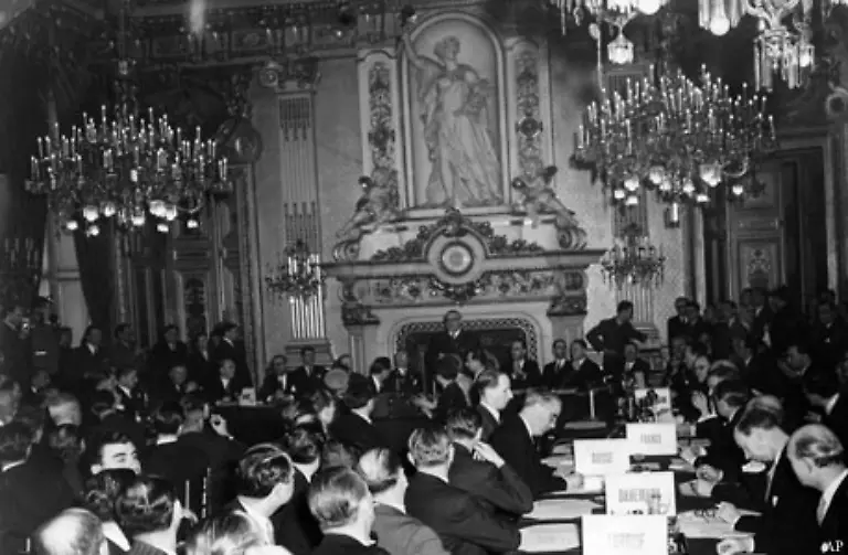 und-sich-regelmaessig-zu-Sitzungen-zur-wirtschaftlichen-Zusammenarbeit-trafen