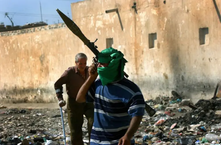 Trotzdem-wurde-der-Marshallplan-immer-wieder-herangezogen-wenn-es-darum-ging-Krisenregionen-oder-zerfallene-Staaten-von-Lateinamerika-ueber-den-Balkan-bis-zum-Irak-vor-dem-Untergang-zu-bewahren