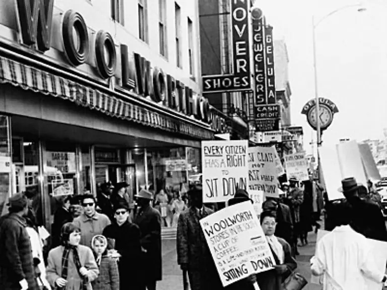 Diese-Form-des-Protests-wurde-von-anderen-uebernommen-und-in-Geschaeften-Hotels-an-Straenden-Restaurants-und-Bibliotheken-angewendet