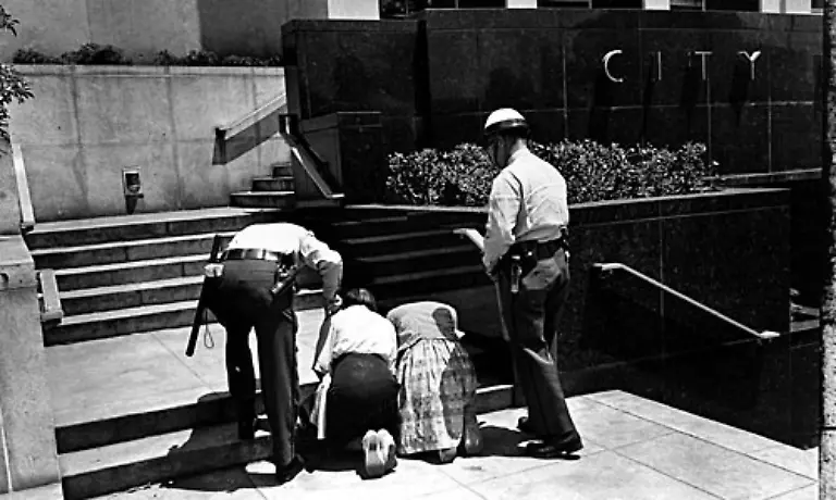 Zur-Fuehrungsfigur-der-Buergerrechtsbewegung-wurde-Martin-Luther-King-im-April-1963-Mit-Weggefaehrten-hatte-er-gezielte-und-flaechendeckende-Aktionen-des-zivilen-Ungehorsams-in-Birmingham-geplant