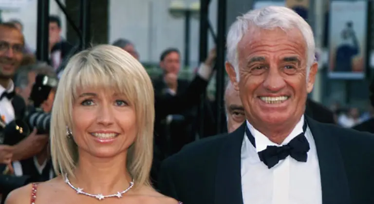 Grosses-Lob-erhielt-er-auch-1989-fuer-Cyrano-de-Bergerac-1991-erfuellte-er-sich-einen-Jugendtraum-und-erwarb-das-altehrwuerdige-goldverschnoerkelte-Pariser-Thtre-des-Varits-am-Boulevard-de-Montmartre