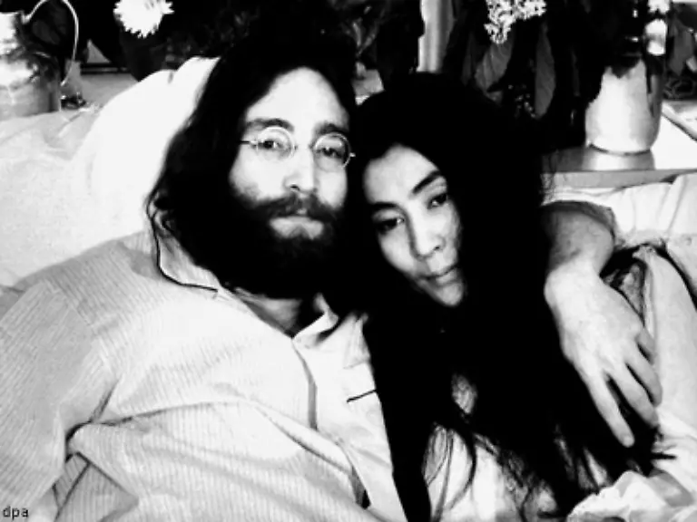 lebte-man-mal-zusammen-mal-auch-wieder-nicht-mal-in-dieser-Wohngemeinschaft-mal-in-jener-Es-galt-in-diesen-Revoluzzerkreisen-der-Satz-Wer-zweimal-mit-derselben-pennt-gehoert-schon-zum-Establishment