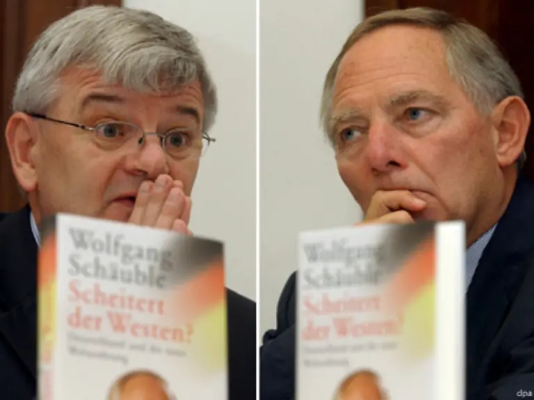 Wolfgang-Schaeuble-Die-beiden-achten-und-verstehen-sich-Fischer-praesentiert-2003-Schaeubles-Buch-Scheitert-der-Westen